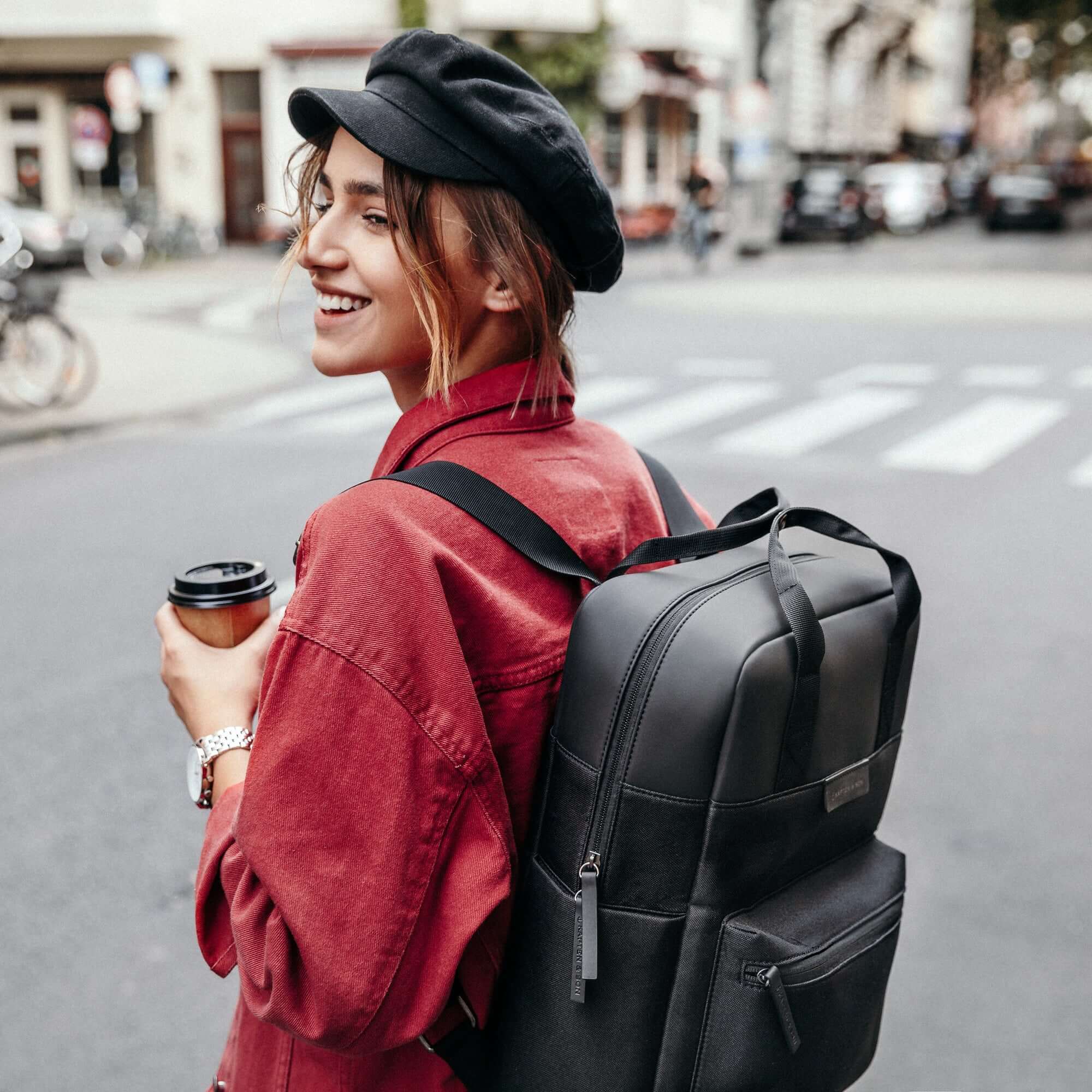 Bergen All Black-model1