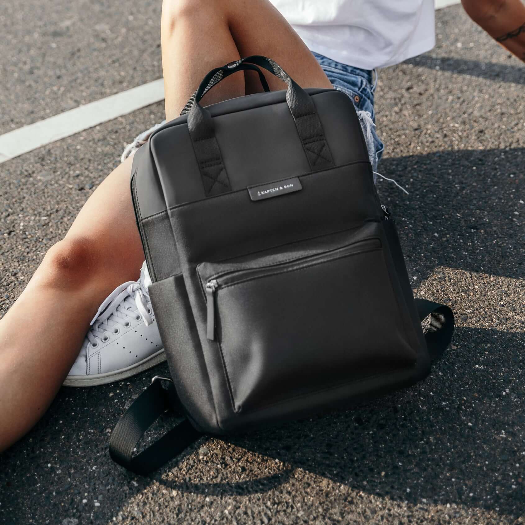 Bergen All Black-model2