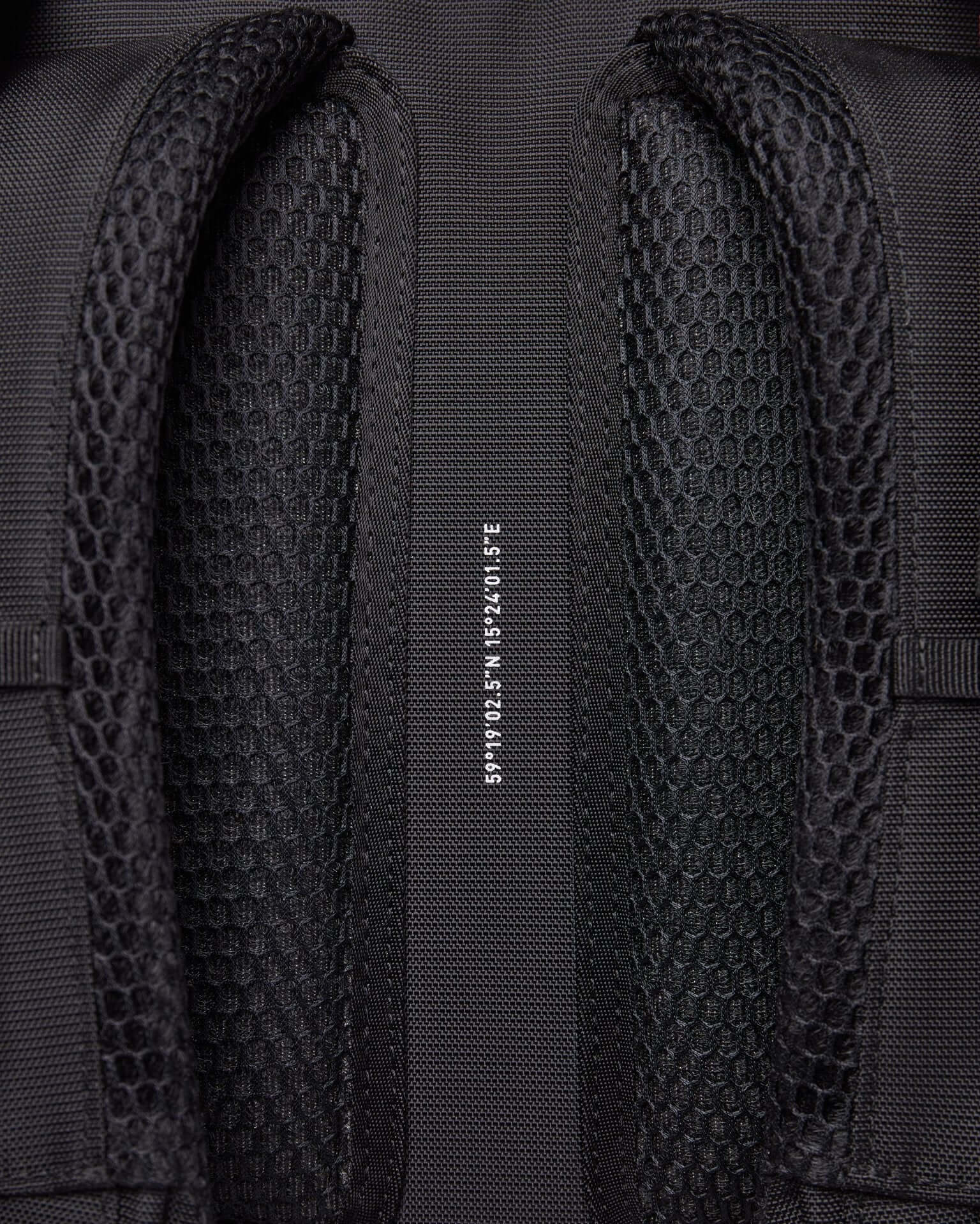 FOREST-HIKE-Black-SQA6003-02