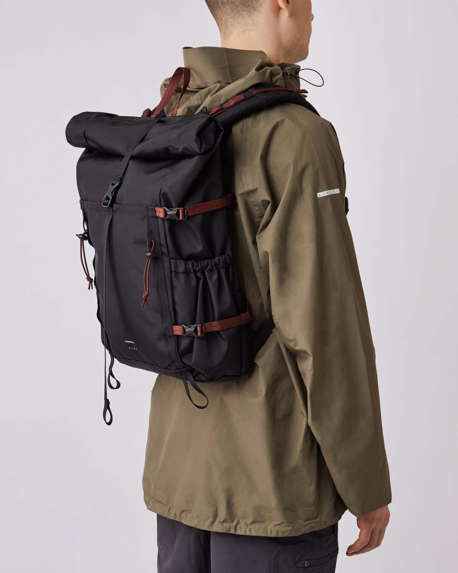 FORREST-HIKE-Black-SQA6003-01