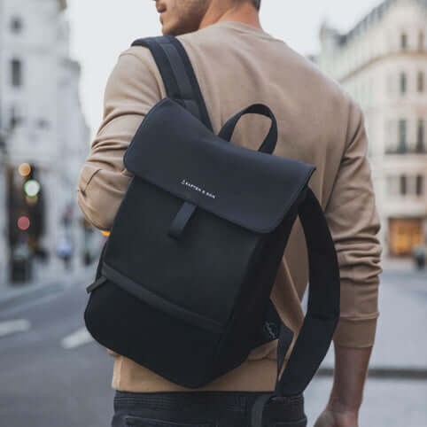 Fyn All Black-model1