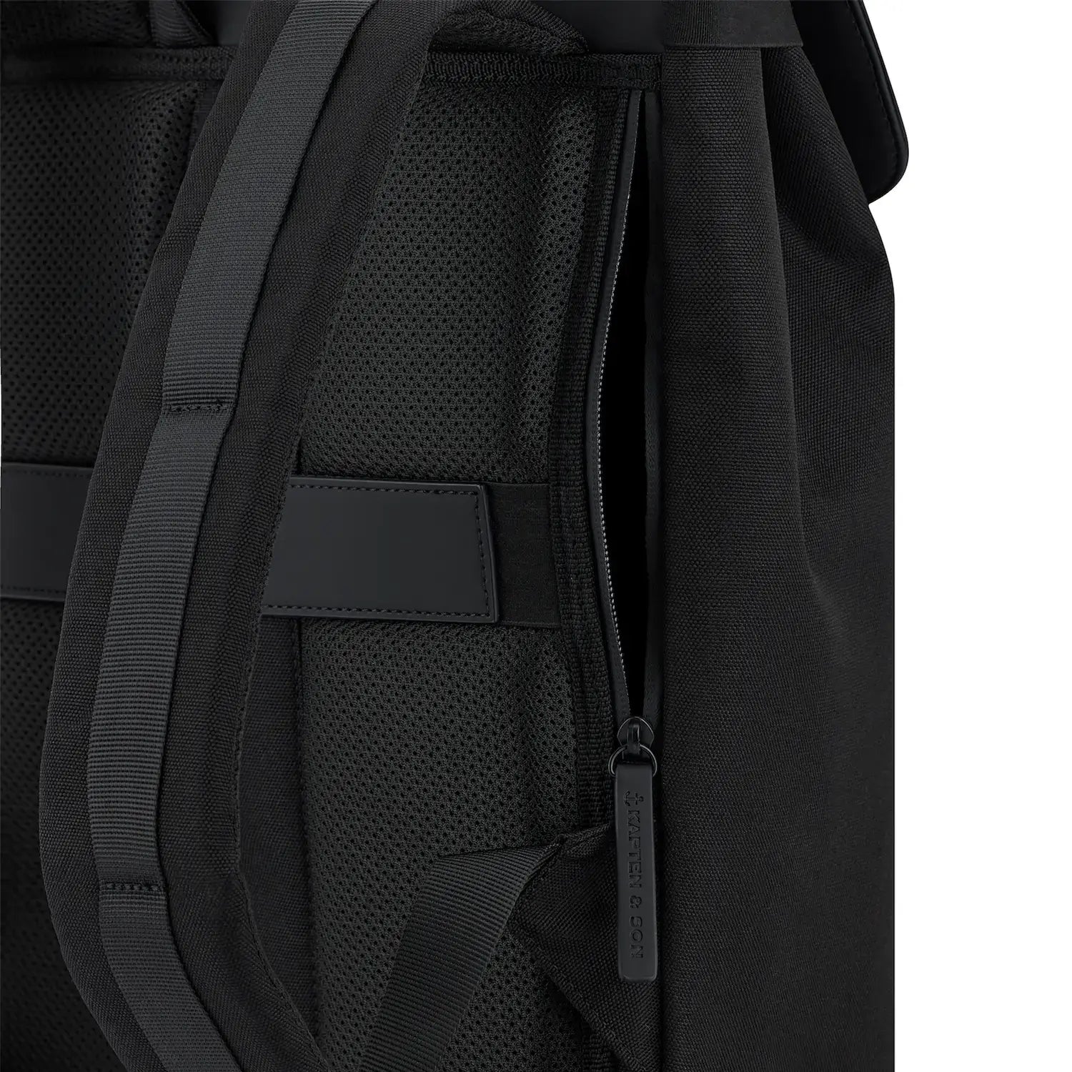 Kapten and Son Fyn All Black_8