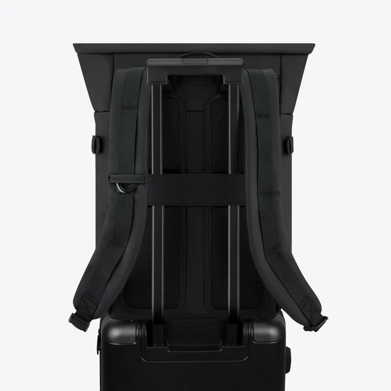 Kapten and Son Helsinki All Black_8