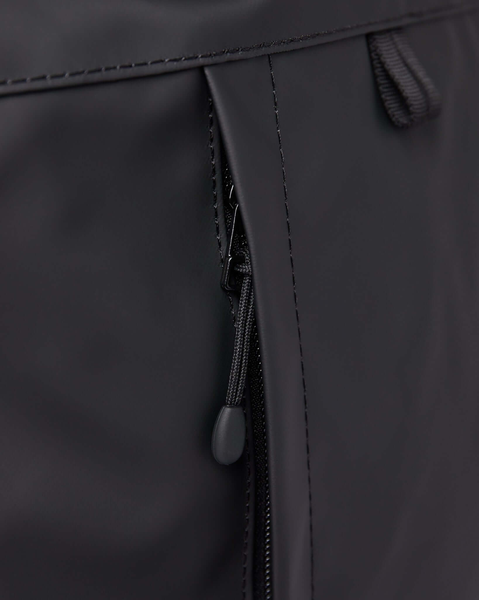 KONRAD-Black-SQA1605-02