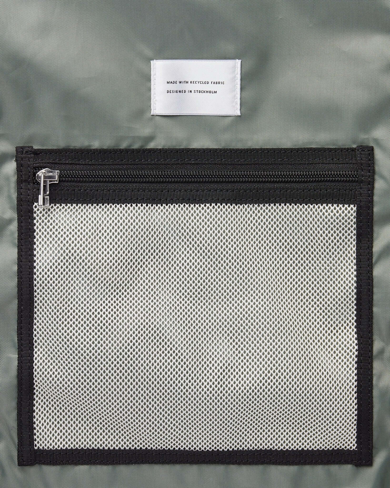 KONRAD-Black-SQA1605-06