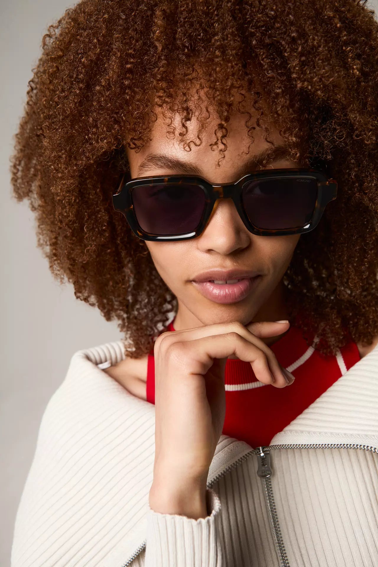 LIONEL DARK TORTOISE_KOMONO_S9858_4712 1