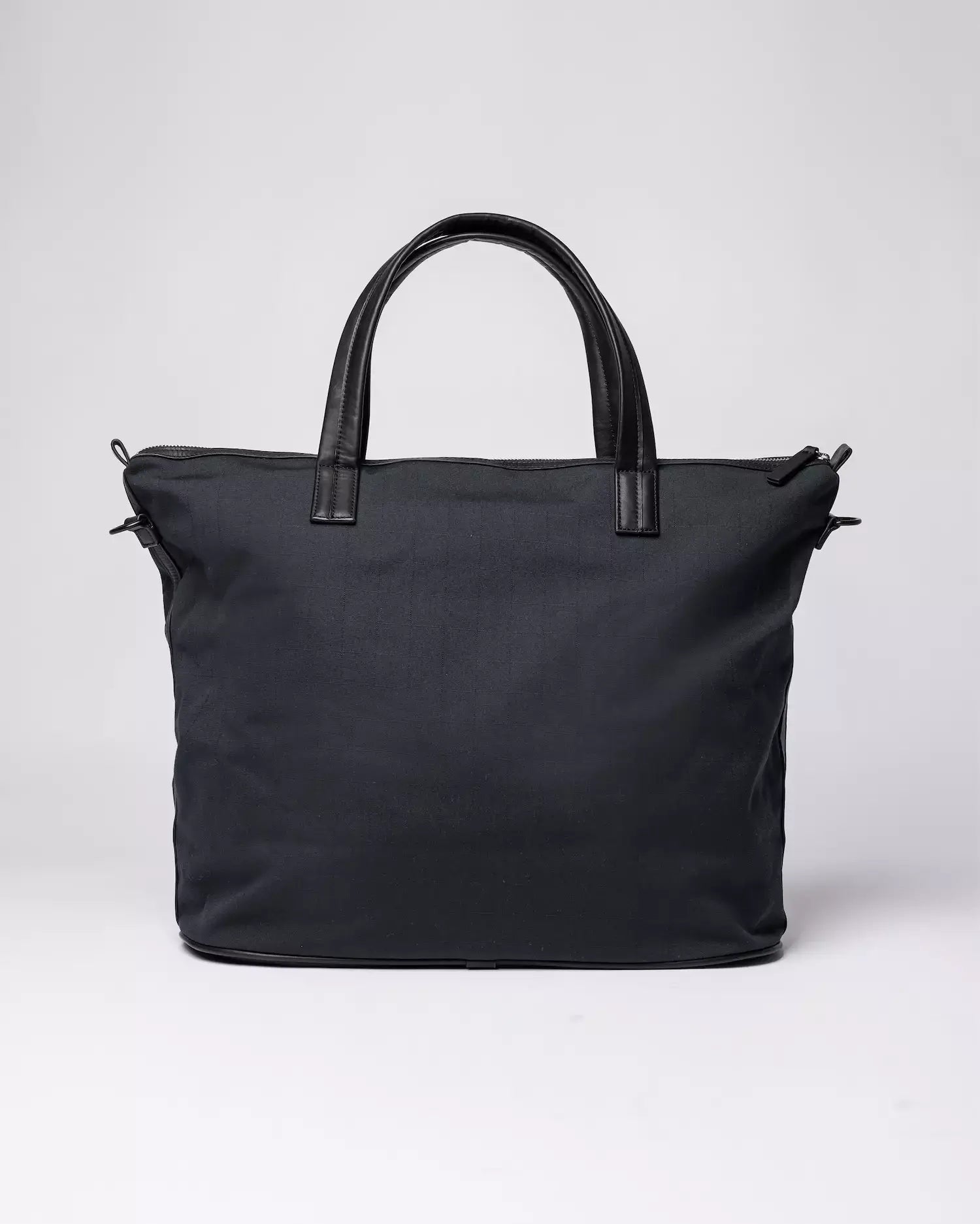 Everyday Weekender Bag Medium Black Shoulder Bag - versatile tote and weekender bag in black with leather details.