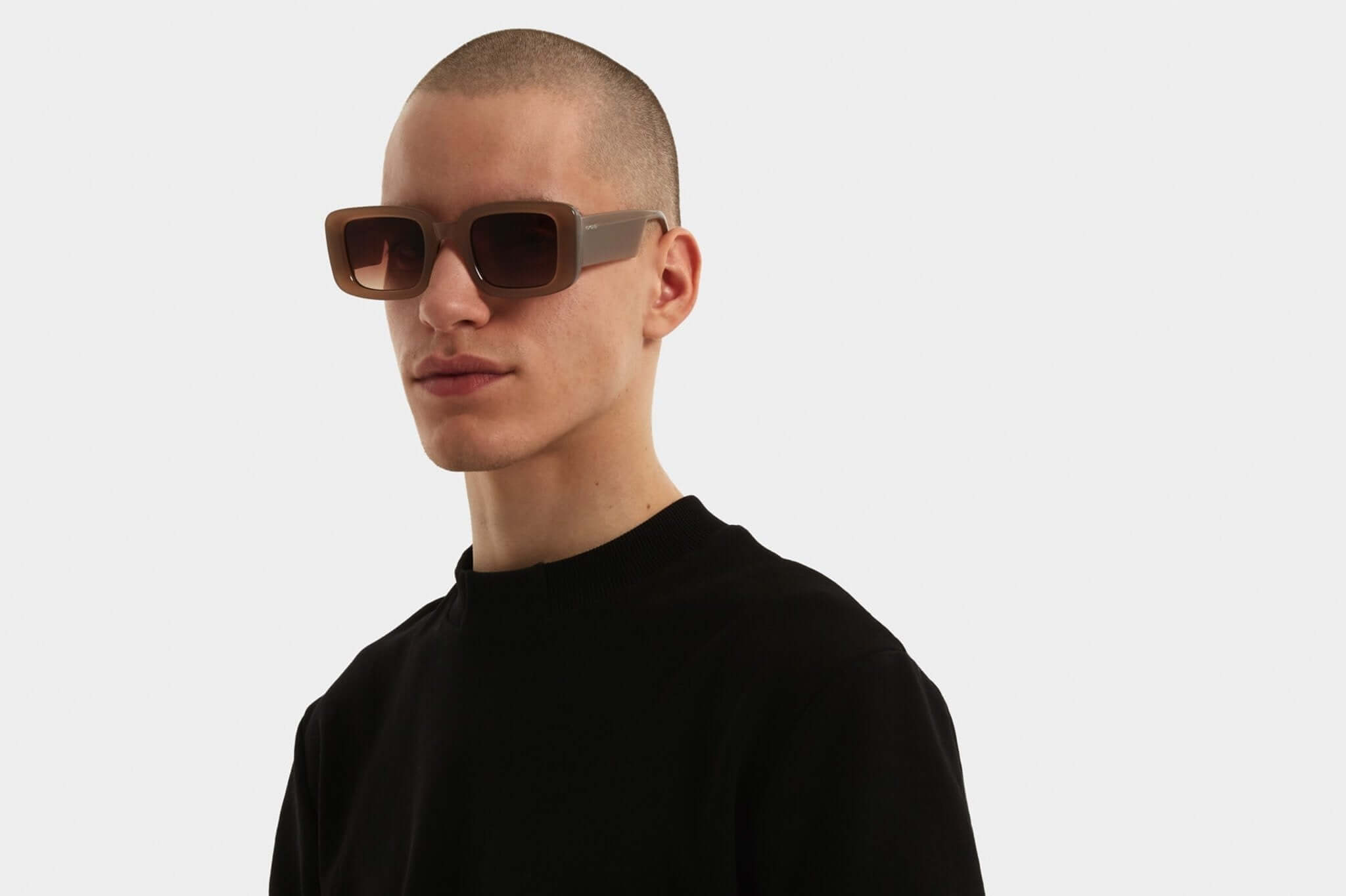 SS20_Faces_0129_KOM-S5352_-_Avery_Sahara