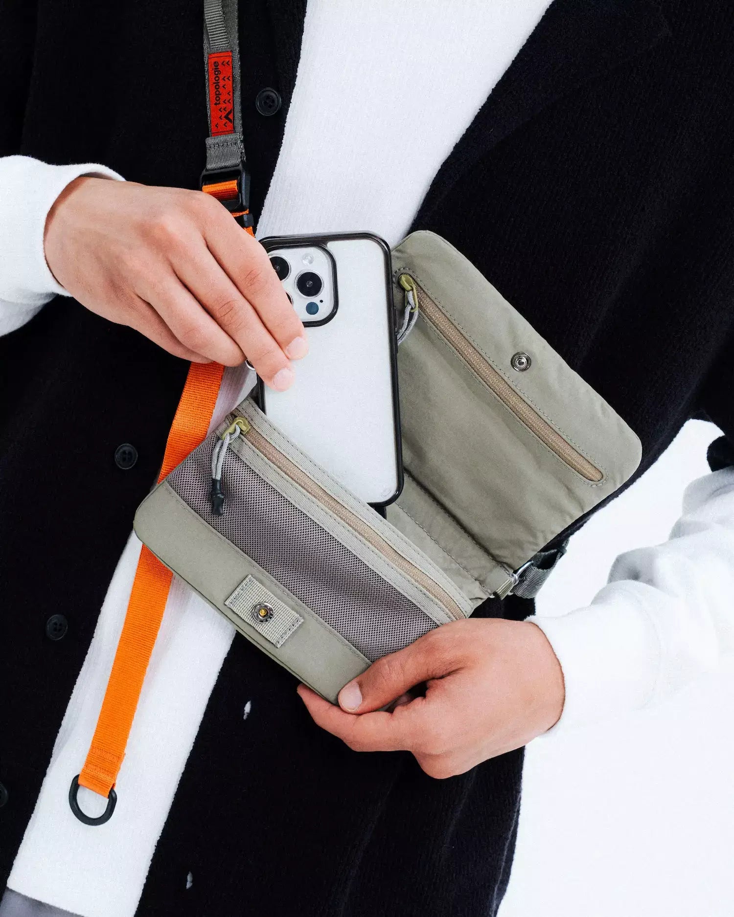 Topologie Phone Sacoche 90 Moss Papery_3