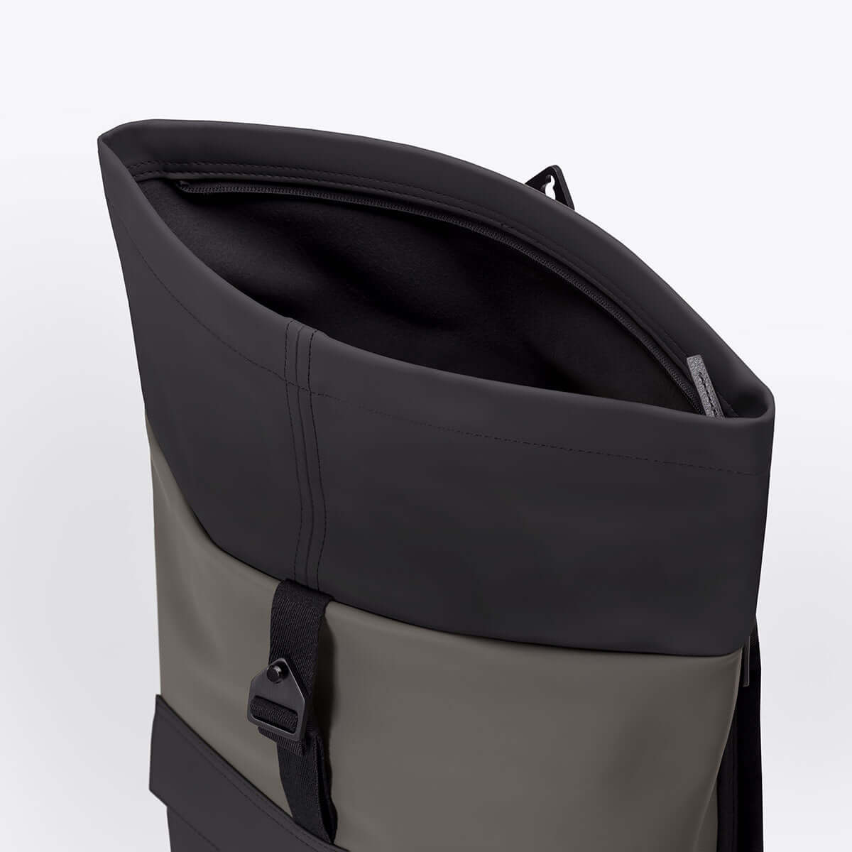 UA_Jasper-Medium-Backpack_Lotus-Series_Black-Dark-Grey_11