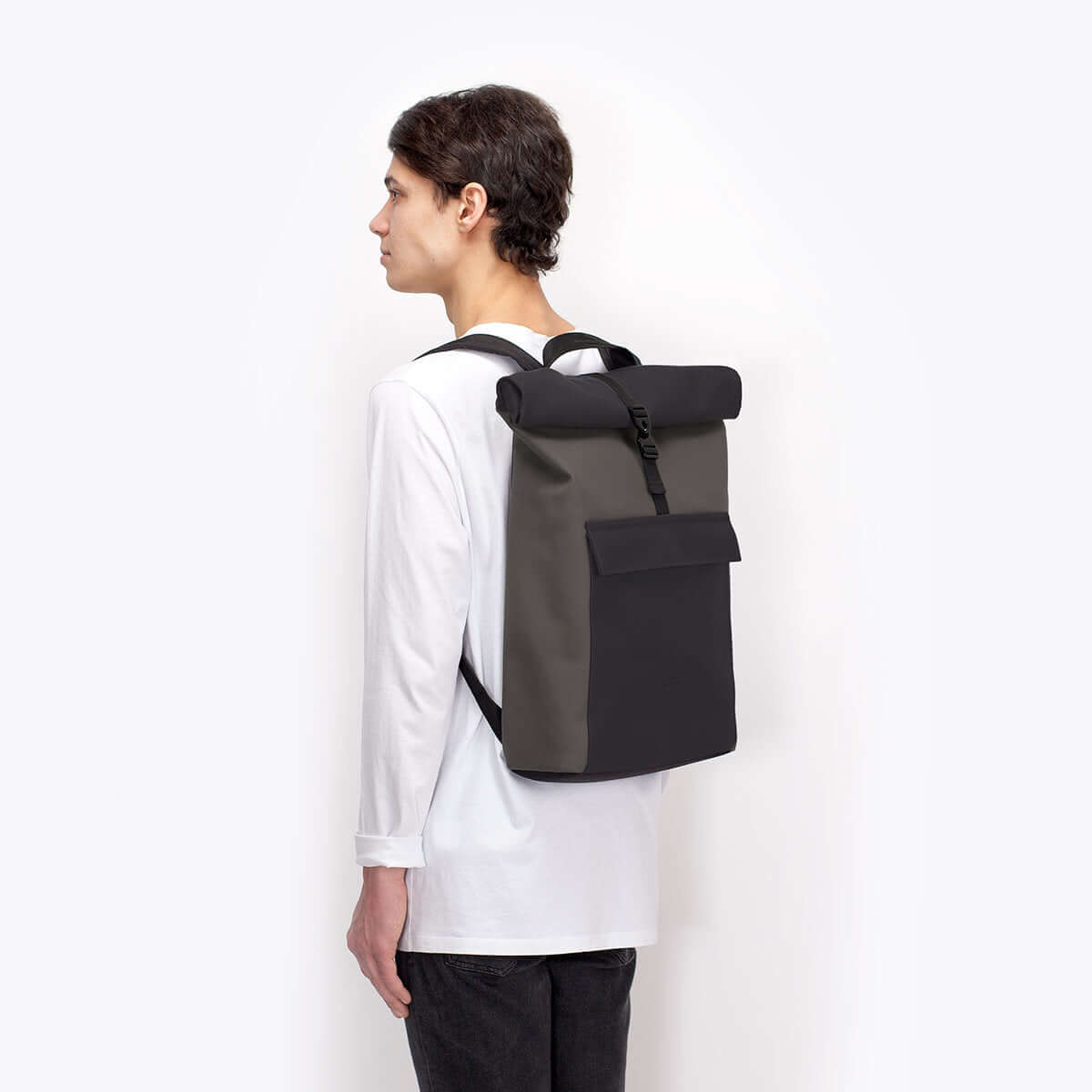 UA_Jasper-Medium-Backpack_Lotus-Series_Black-Dark-Grey_15