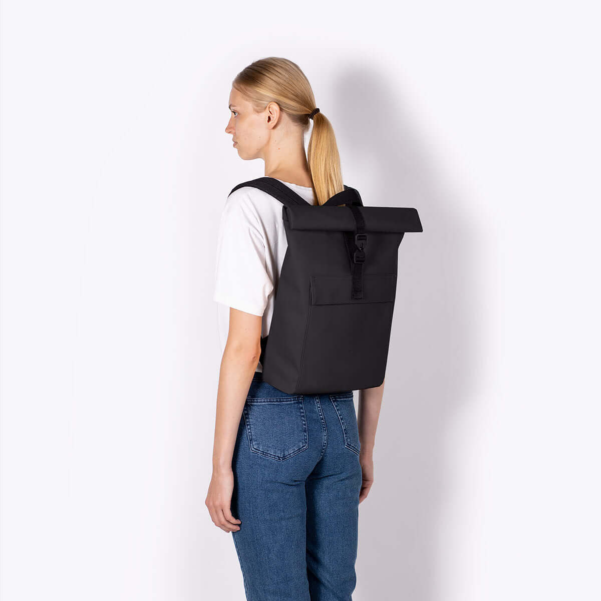 UA_Jasper-Mini-Backpack_Lotus-Series_Black_12