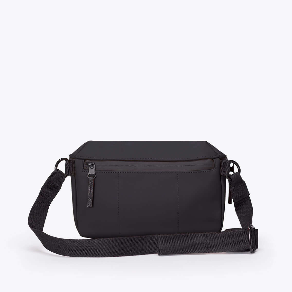UA_Jona-Bag_Lotus-Series_Black_03