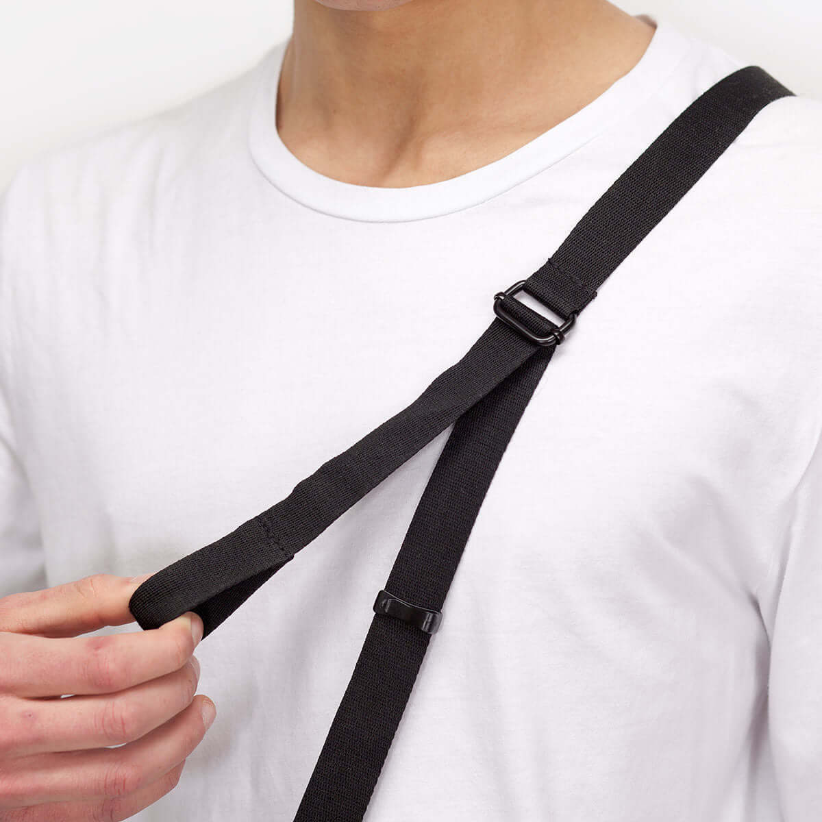 UA_Jona-Bag_Lotus-Series_Black_09