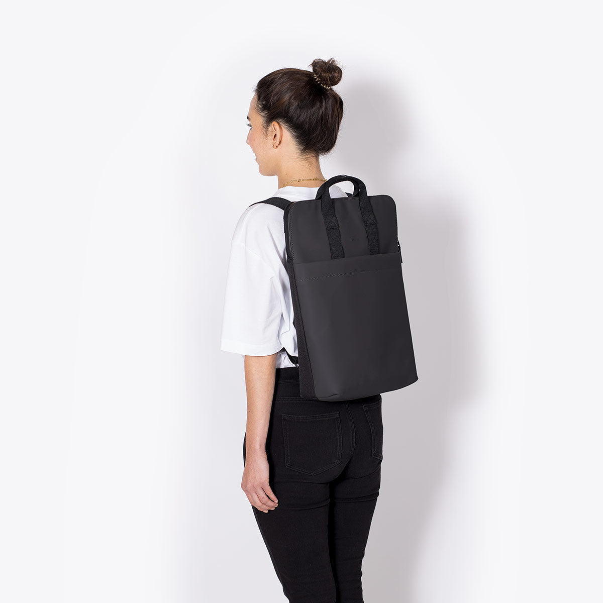 UA_Masao-Medium-Backpack_Lotus-Series_Black_09