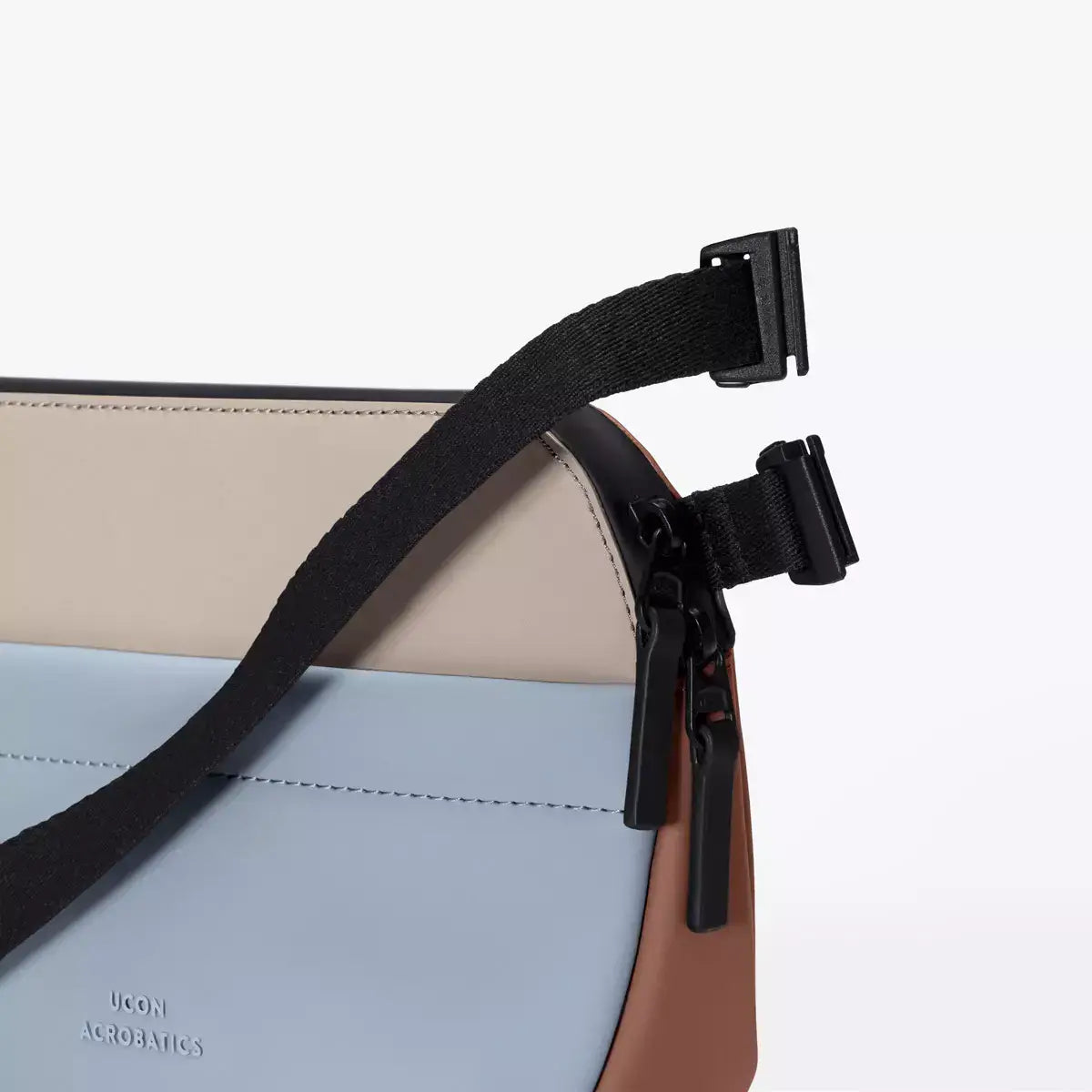 Ucon Acrobatics Melvin Medium Bag Lotus Infinity Light Sand Fog Blue_4