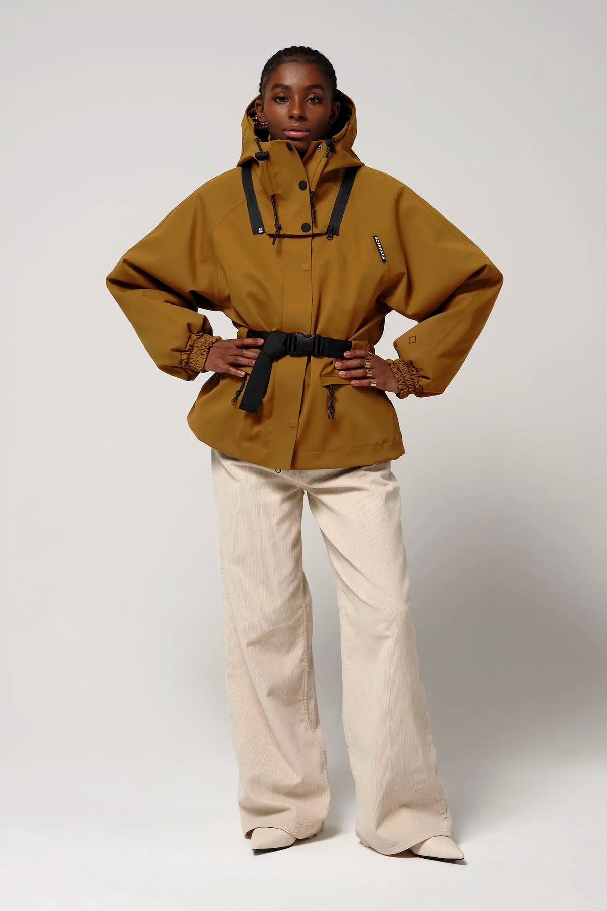 Indra Short Golden Brown Jas
