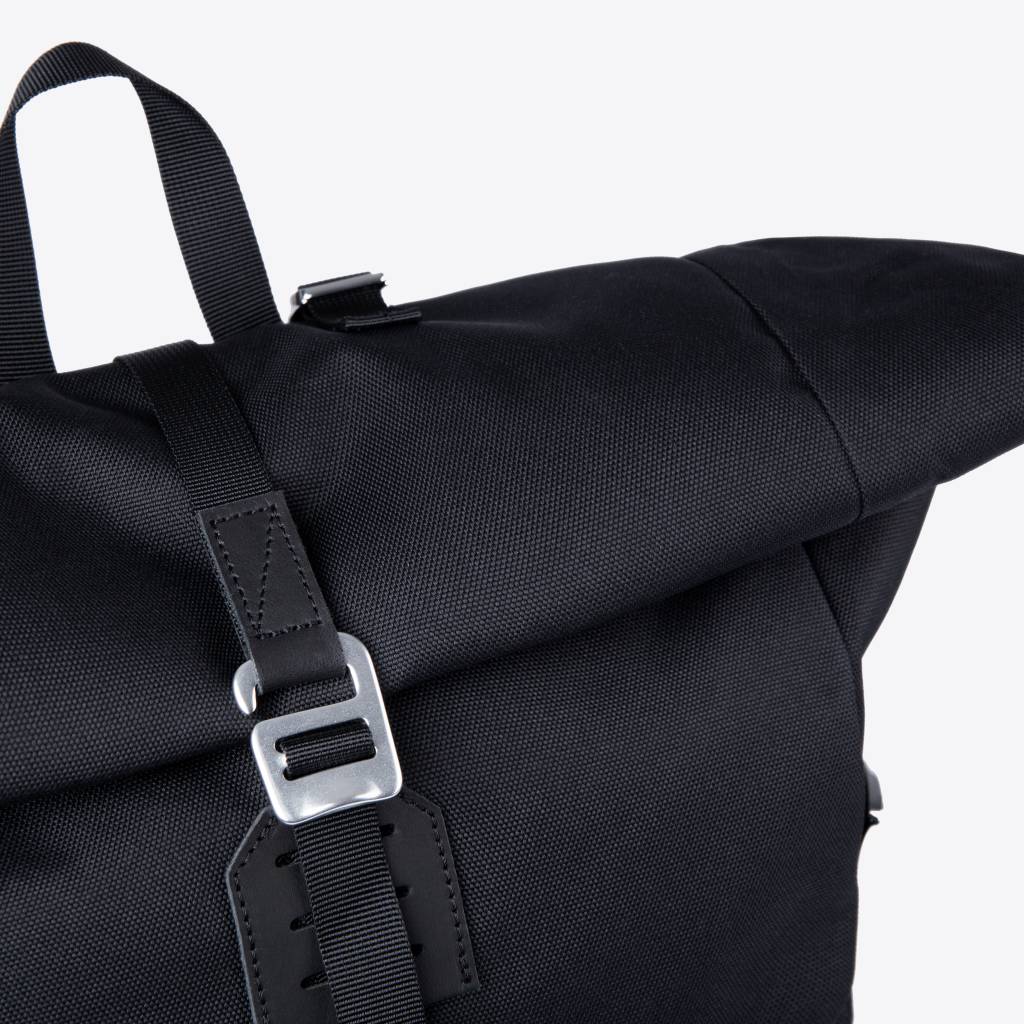 BERNT-Black-d04