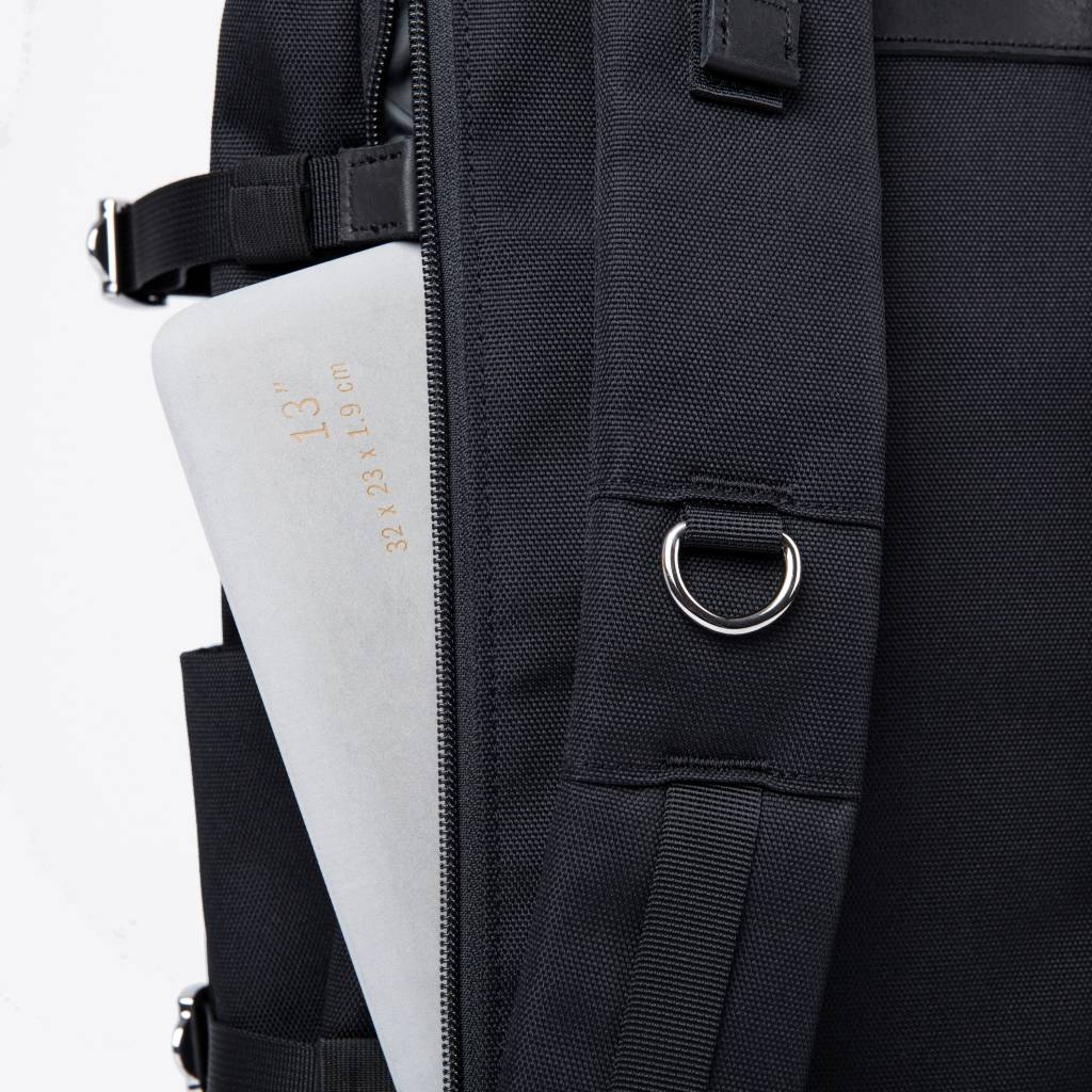 BERNT-Black-d05