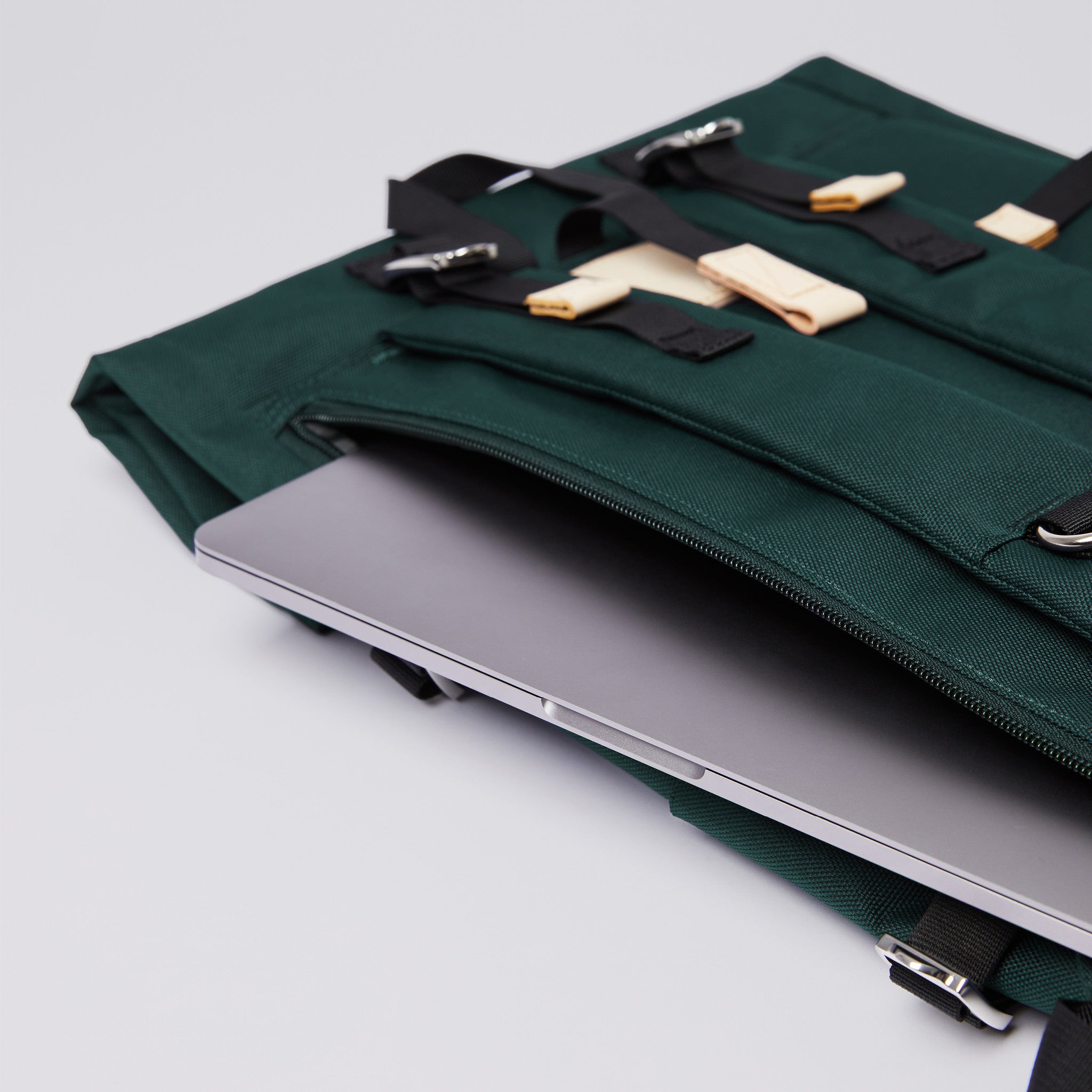 BERNT-DarkGreen-SQA1371-05