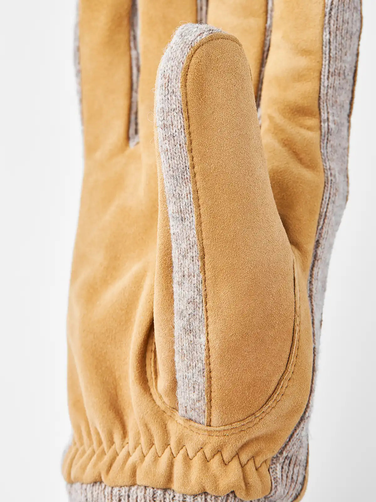 Hestra Geoffrey Camel_4