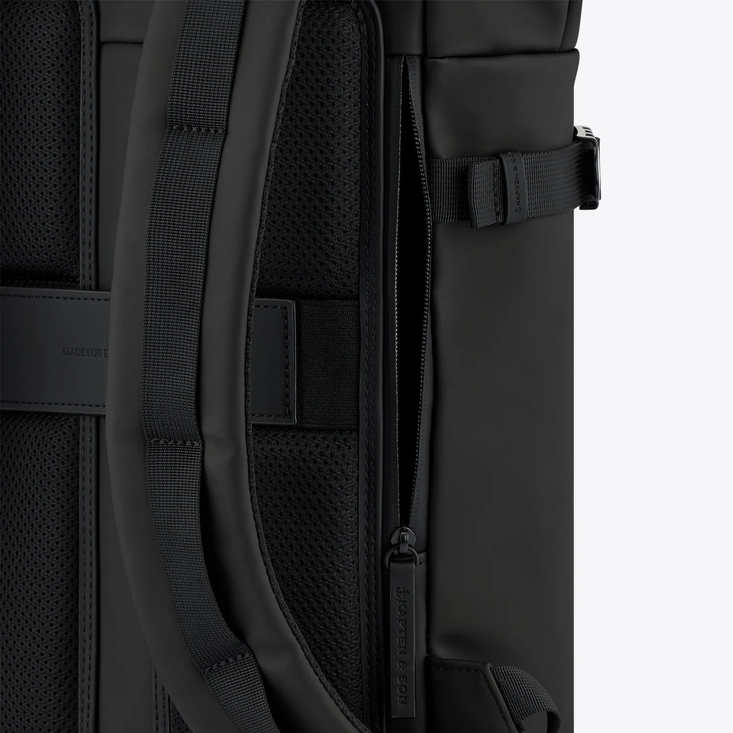 Kapten and Son Helsinki All Black_7