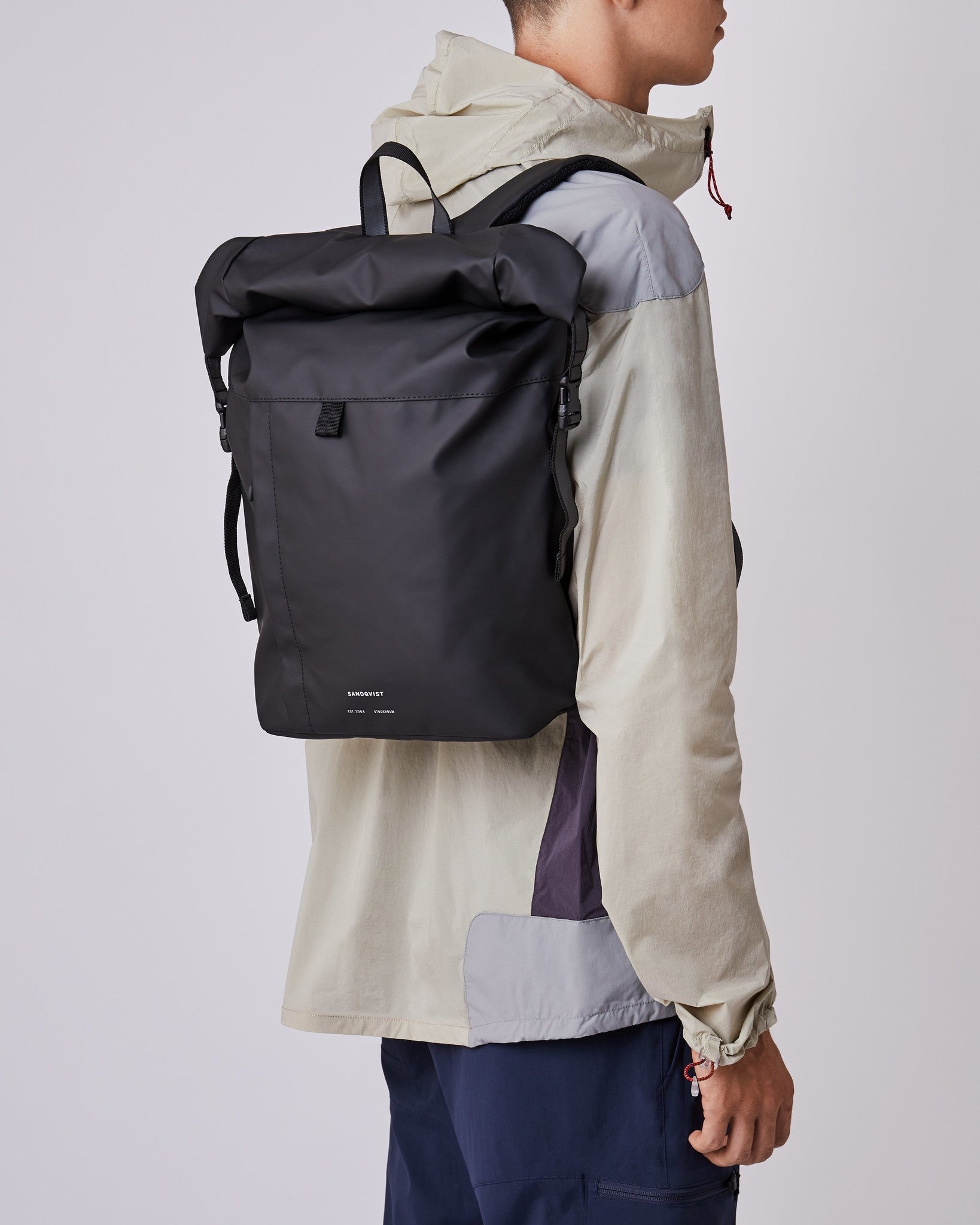 KONRAD-Black-SQA1605-01