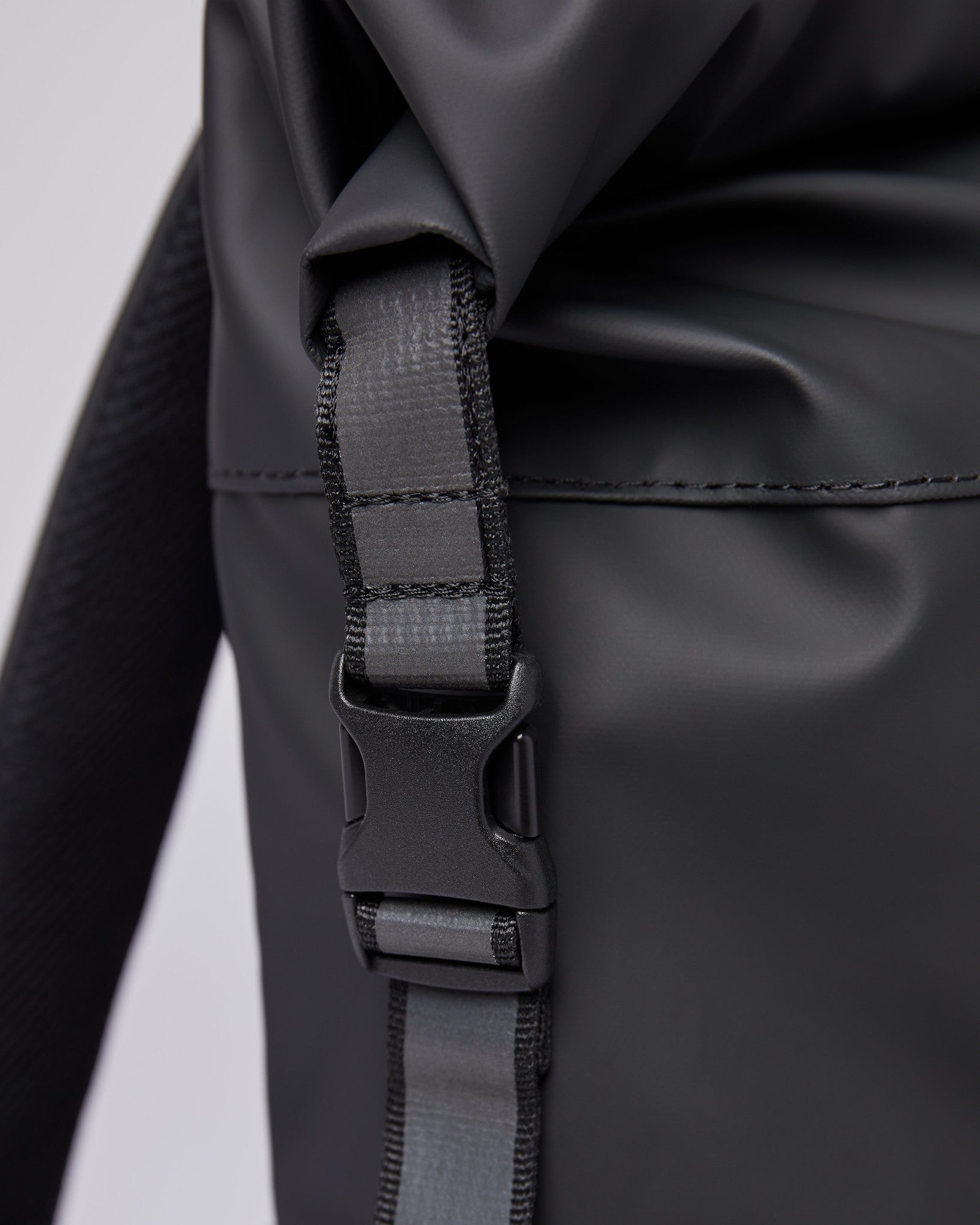 KONRAD-Black-SQA1605-05