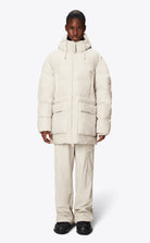 Rains Alta Long Puffer Cargo Jacket Dune Grain_5