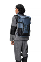 Rains Trail Mountaineer Bag Bay_3