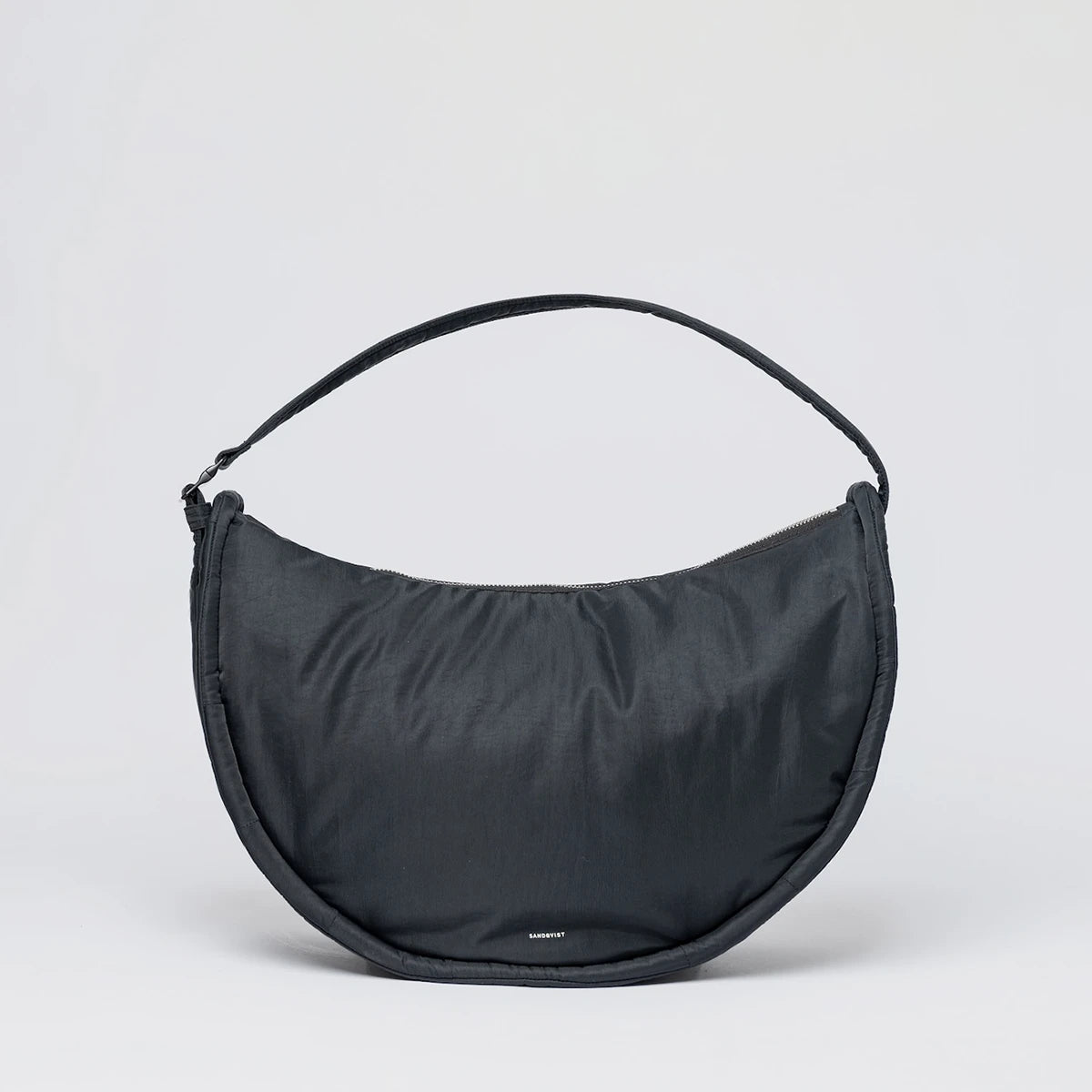 Sandqvist Curve Crossbody Round L Black_1