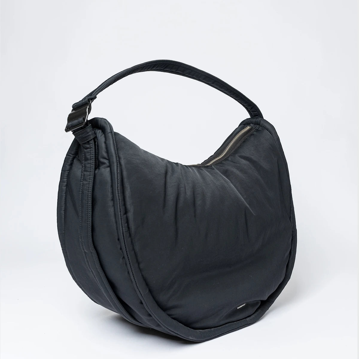 Sandqvist Curve Crossbody Round L Black_3