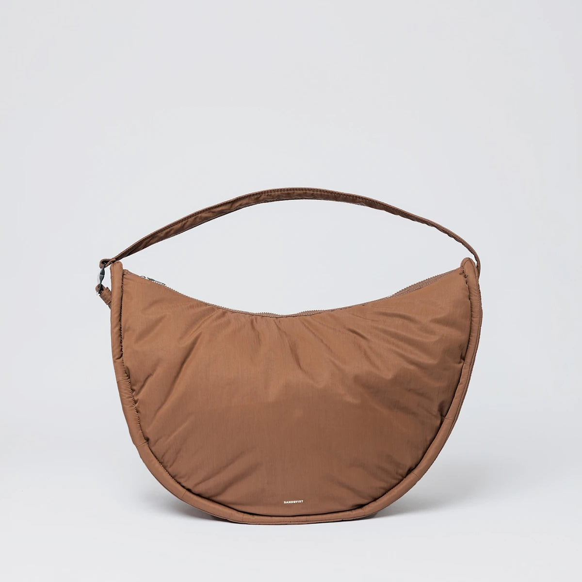 Sandqvist Curve Crossbody Round L Dark Taupe_1