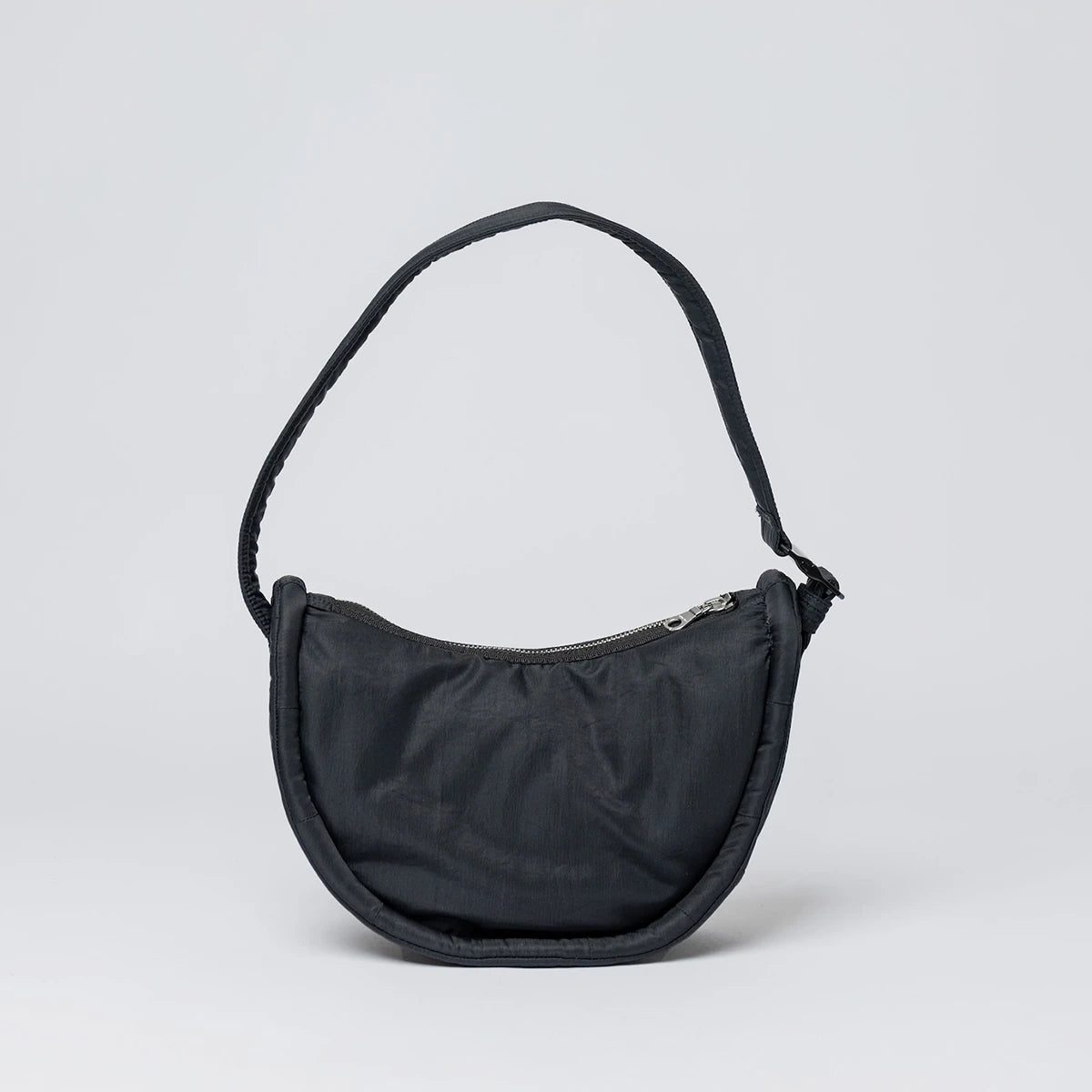 Sandqvist Curve Crossbody Round S Black_222