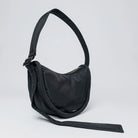 Sandqvist Curve Crossbody Round S Black_333