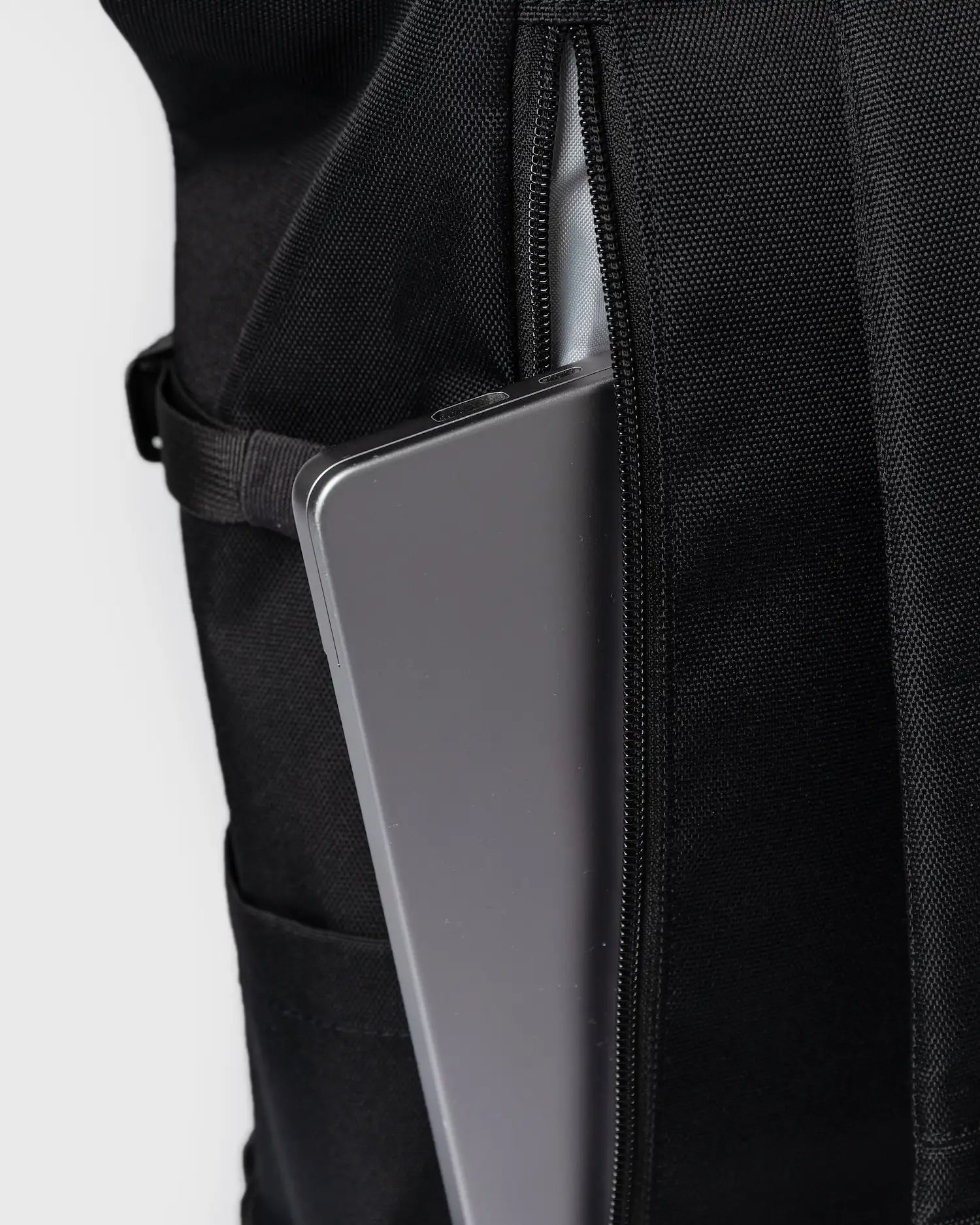 Sandqvist Icon Rolltop Backpack L Black_9