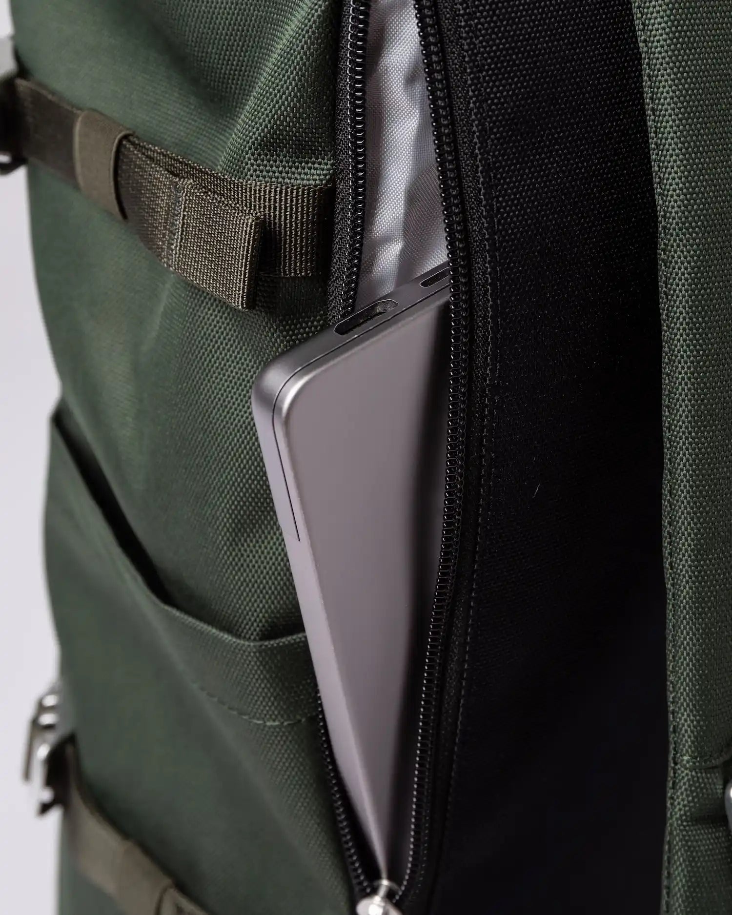 Sandqvist Icon Rolltop Backpack L Dawn Green_4