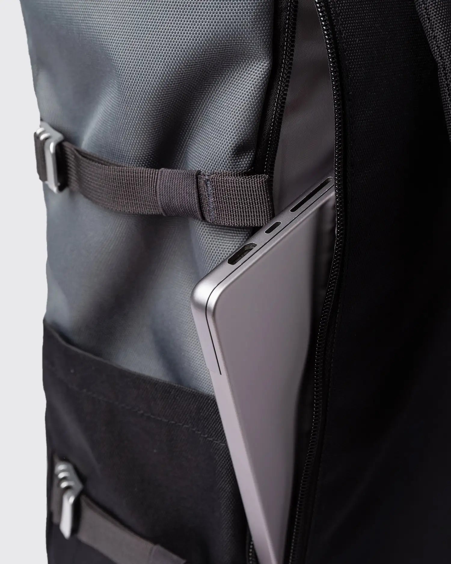 Sandqvist Icon Rolltop Backpack L Multi Dark_6