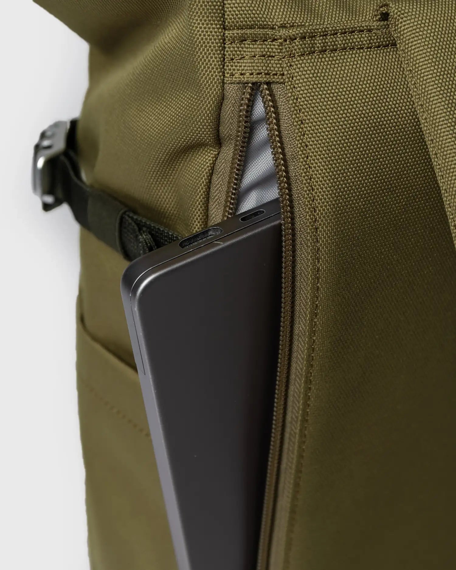 Sandqvist Icon Rolltop Backpack M Olive Drab_7