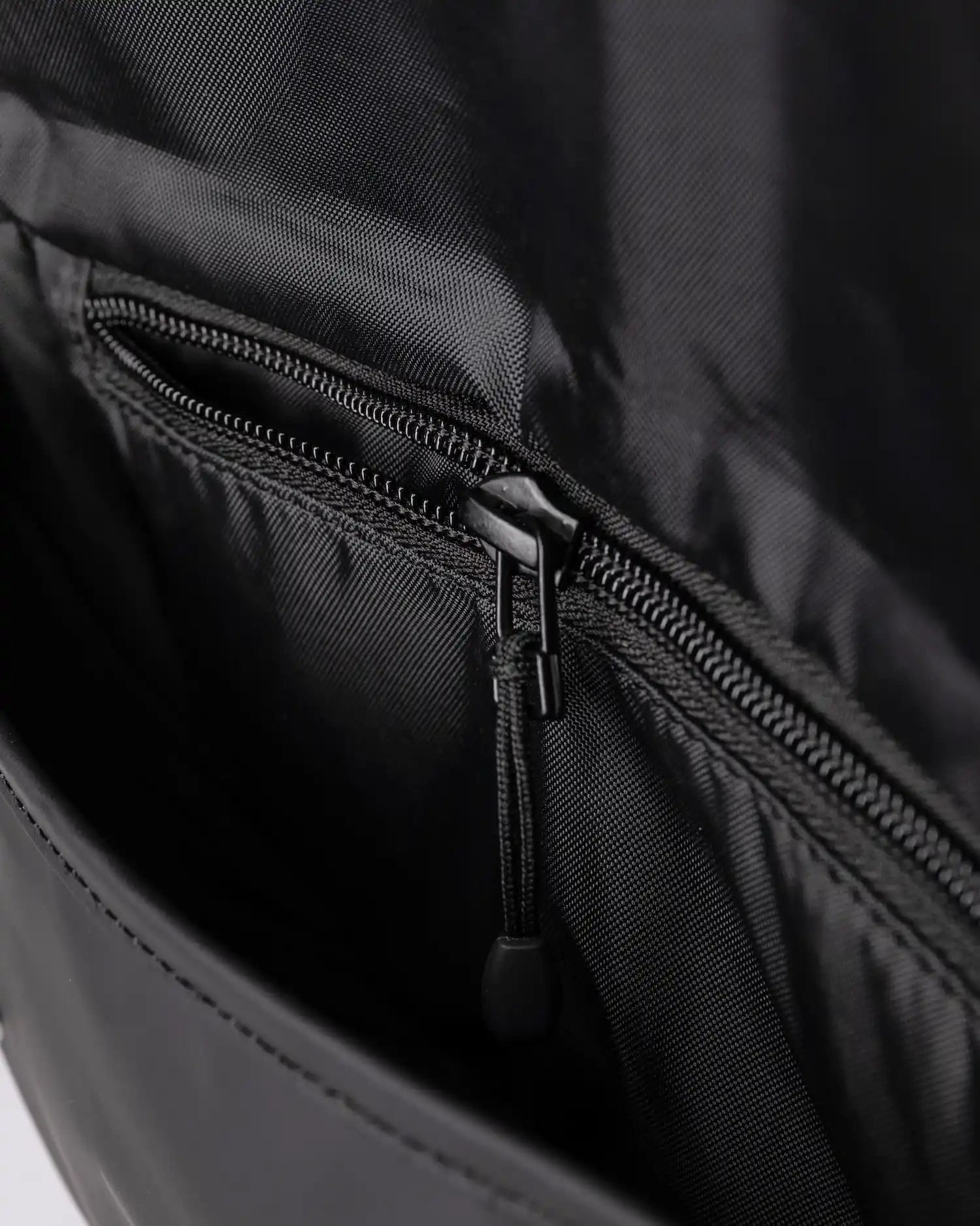 Sandqvist Stream Messenger Mini Black_4