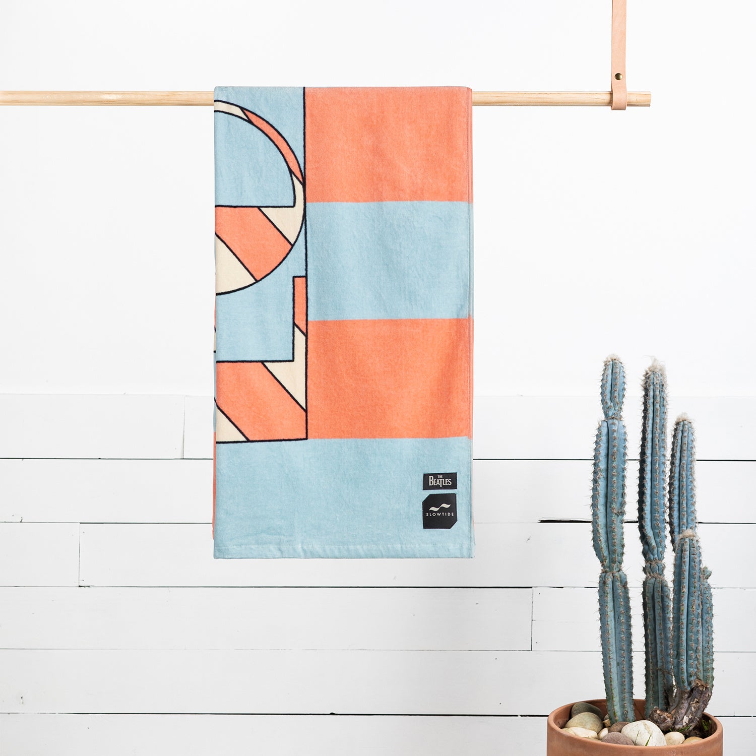 SU22_LOVELOVELOVE_HANGING