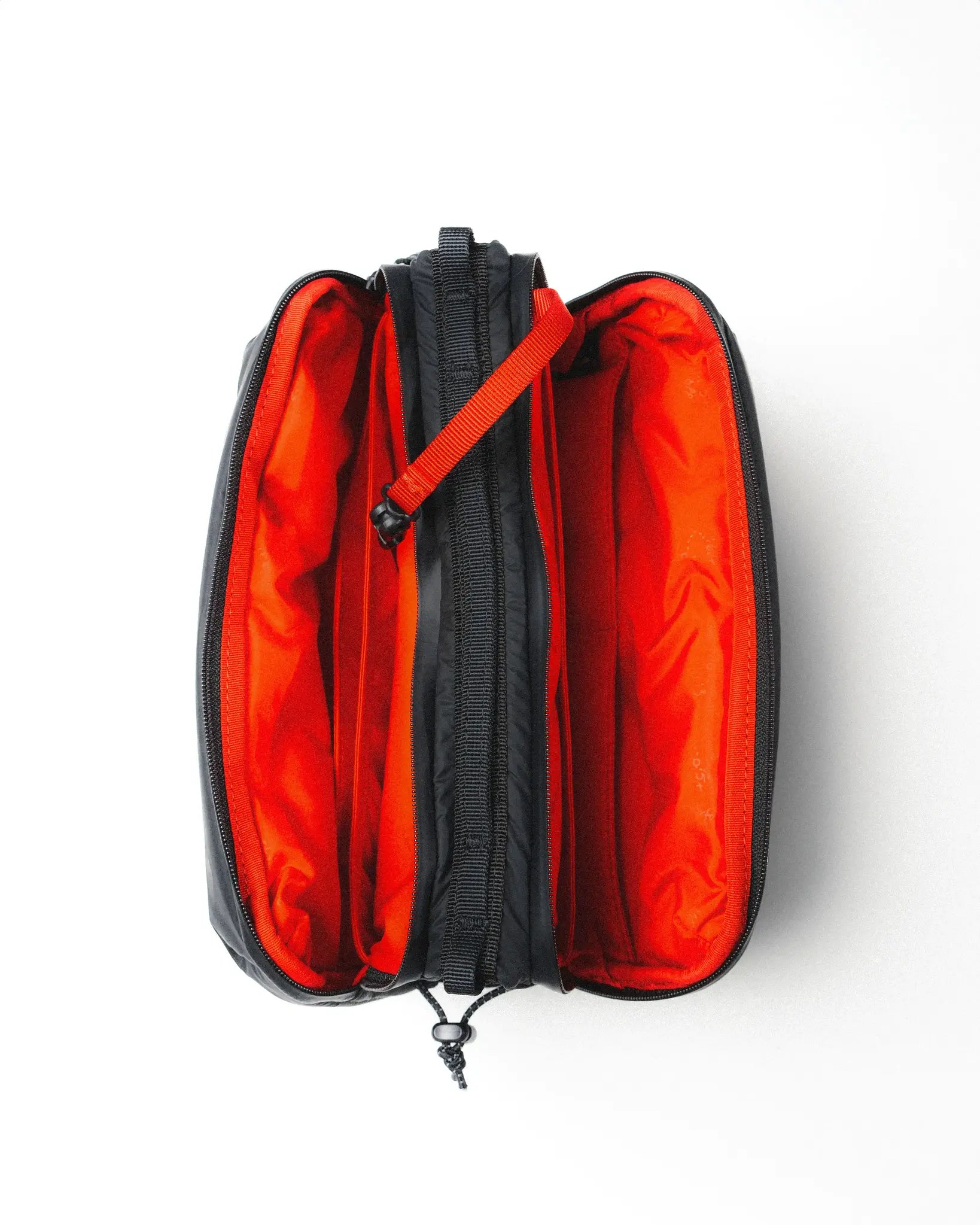 Topologie Bottle Sacoche Large Black Puffer_4