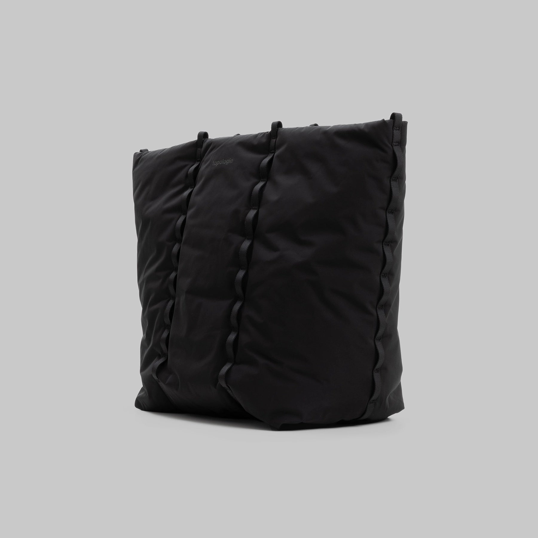 Topologie Cloud Tote Black Tech Sateen_2