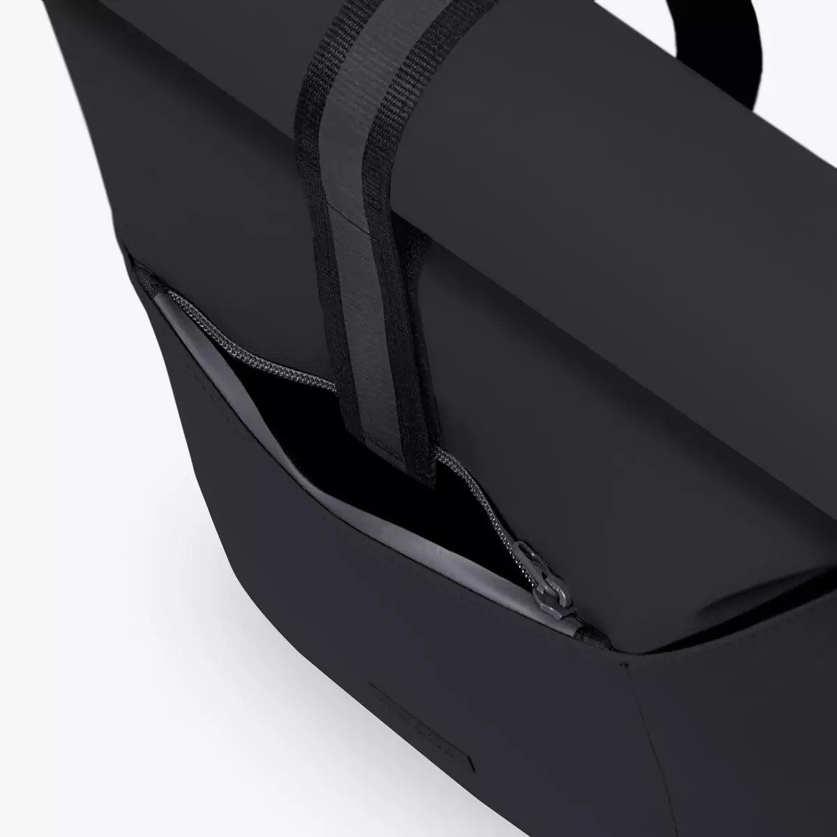 Ucon Acrobatics Hajo Mini Aloe Black Black_8