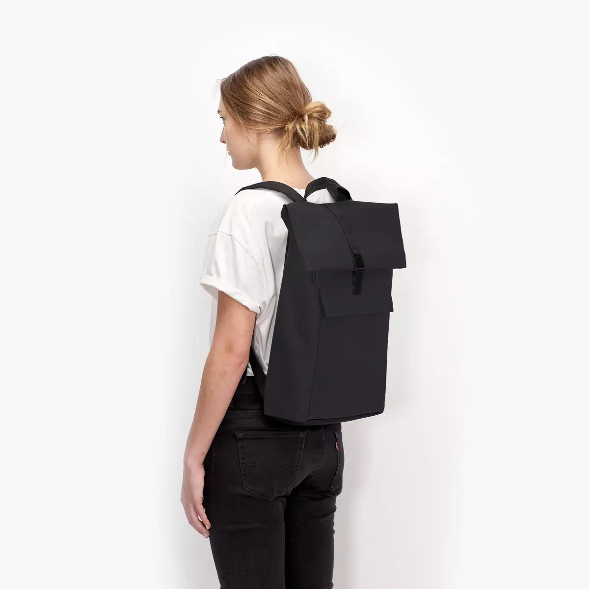 Ucon Acrobatics Jannik Medium Lotus Infinity Black_12
