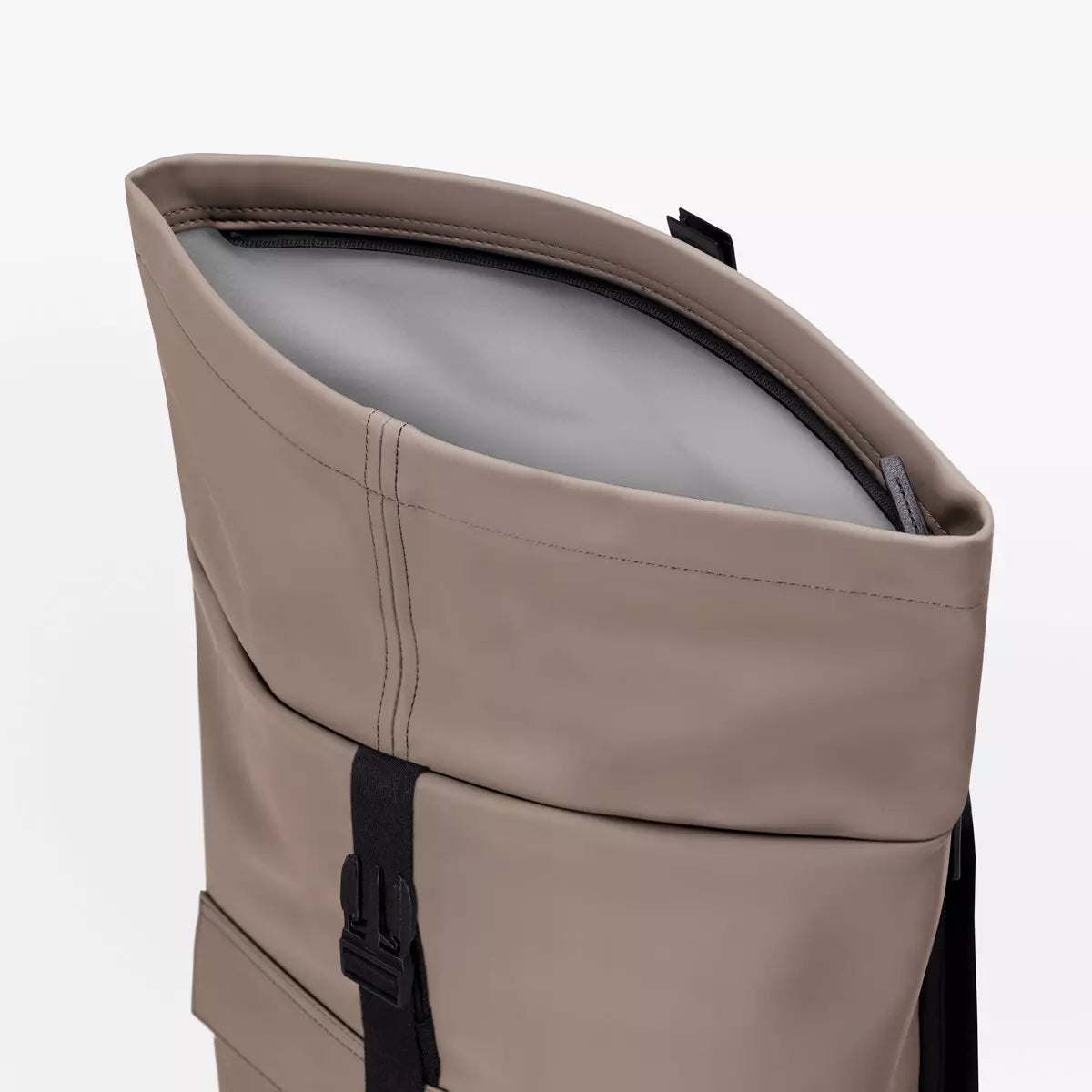 Ucon Acrobatics Jannik Medium Lotus Infinity Dark Sand_10