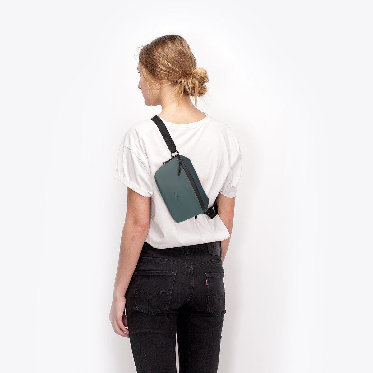 Ucon Acrobatics Jona Medium Bag Lotus Pine Green_8